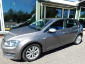 Volkswagen Golf thumbnail 45