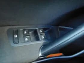 Volkswagen Golf thumbnail 54