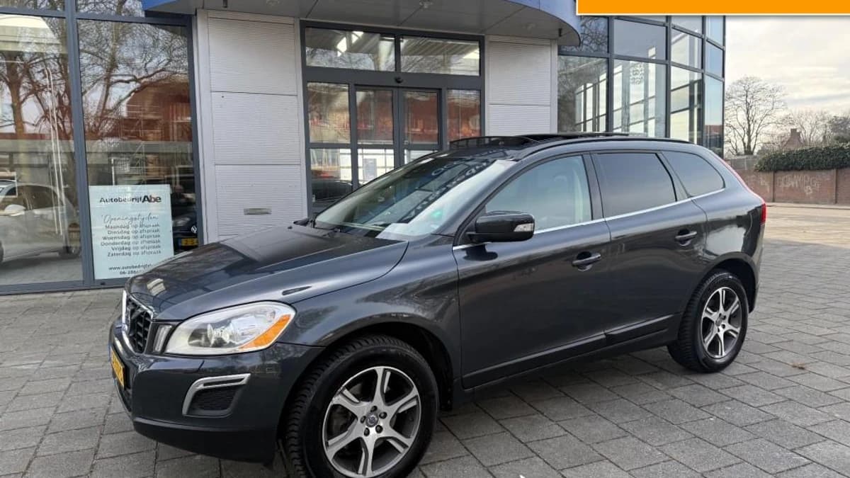 Volvo XC60 — foto 1