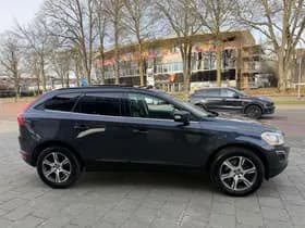 Volvo XC60 thumbnail 4