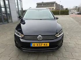 Volkswagen Golf thumbnail 2
