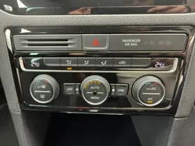 Volkswagen Golf thumbnail 9