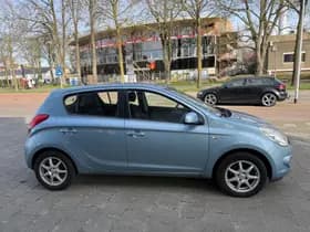 Hyundai i20 thumbnail 3