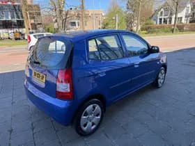 Kia Picanto thumbnail 5