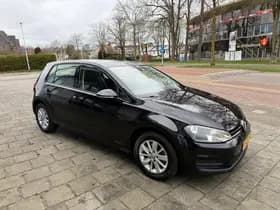 Volkswagen Golf thumbnail 3