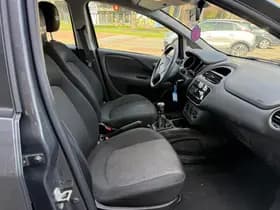 Fiat Punto thumbnail 11