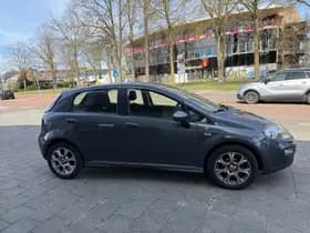 Fiat Punto thumbnail 4