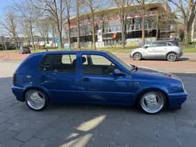 Volkswagen Golf thumbnail 3