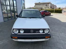 Volkswagen Golf thumbnail 2