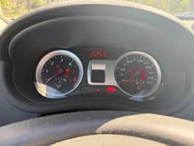 Renault Clio thumbnail 8