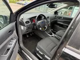 Ford Focus thumbnail 9