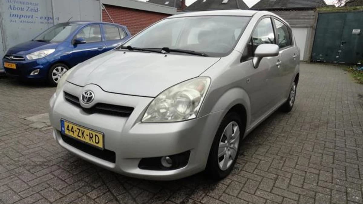 Toyota Verso — foto 1