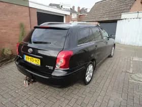 Toyota Avensis thumbnail 5