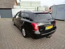 Toyota Avensis thumbnail 6