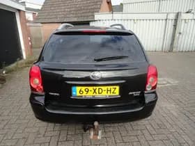 Toyota Avensis thumbnail 7
