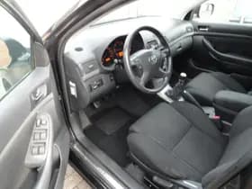 Toyota Avensis thumbnail 8