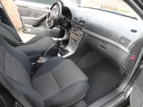 Toyota Avensis thumbnail 10