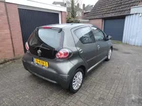 Toyota Aygo thumbnail 5