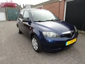 Mazda 2 thumbnail 3