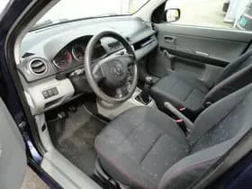 Mazda 2 thumbnail 8