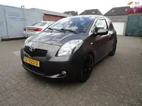 Toyota Yaris thumbnail 2