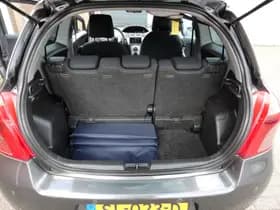 Toyota Yaris thumbnail 11