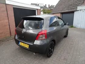 Toyota Yaris thumbnail 5