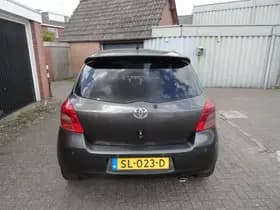 Toyota Yaris thumbnail 7