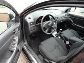 Toyota Avensis thumbnail 8