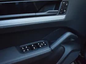 Porsche Cayenne thumbnail 19