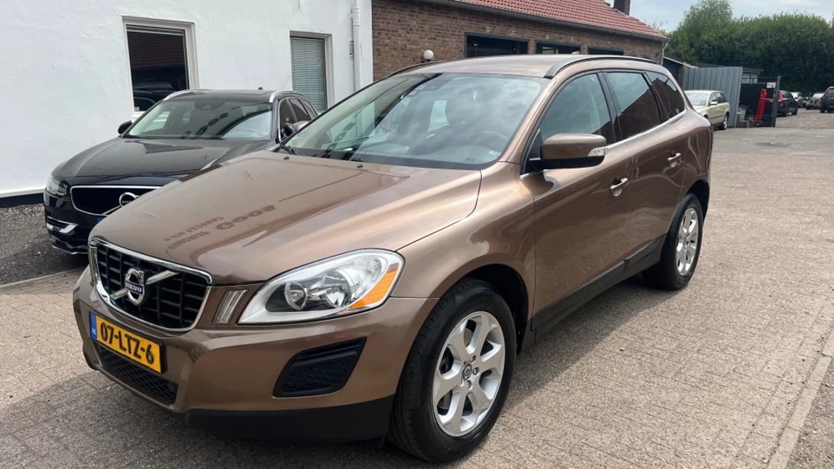 Volvo XC60 — foto 1