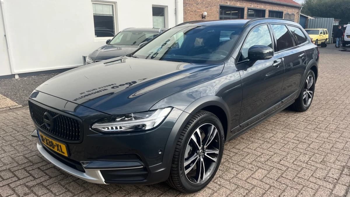 Volvo V90 — foto 1