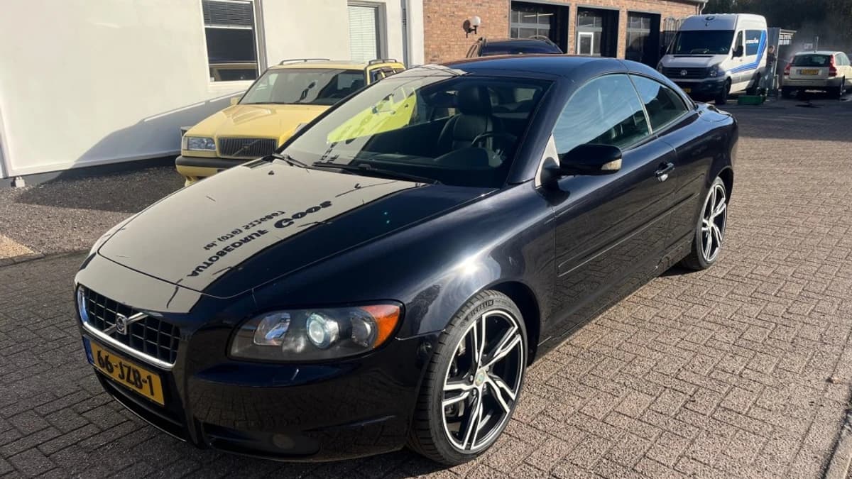 Volvo C70 — foto 1