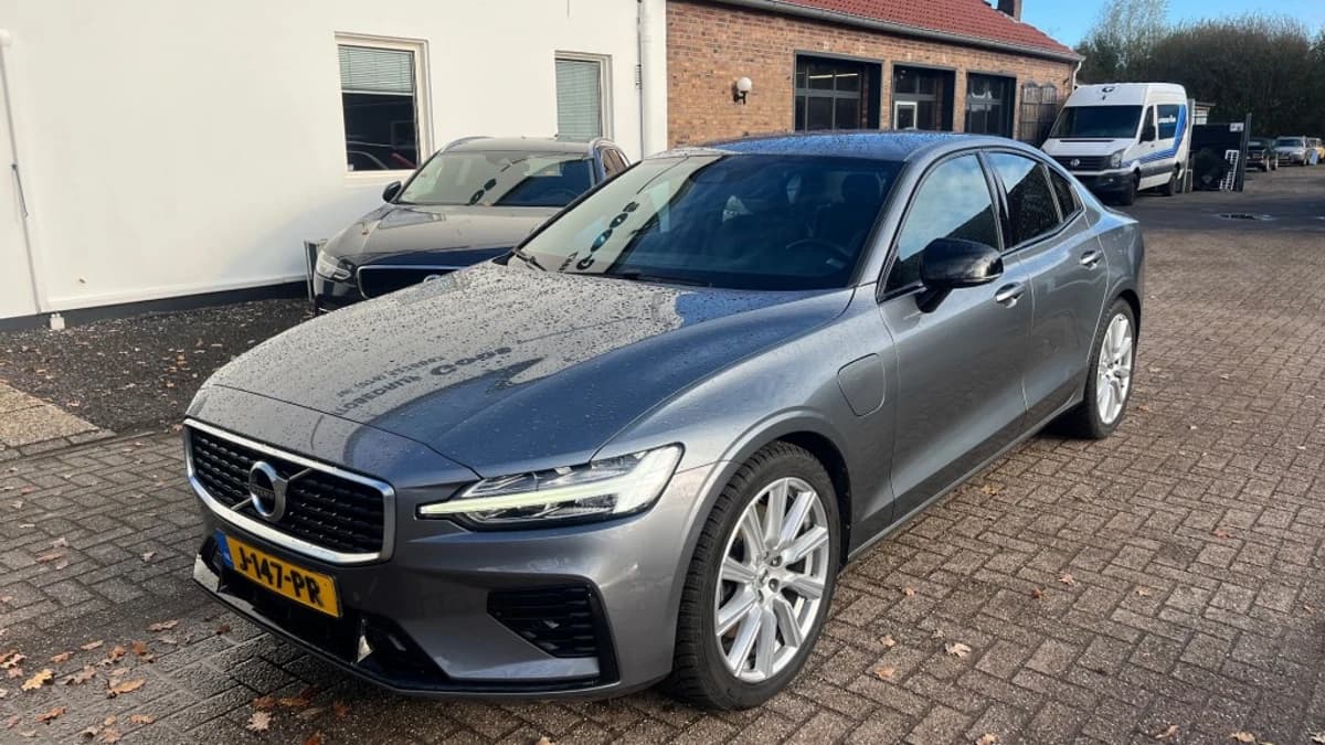 Volvo S60 — foto 1