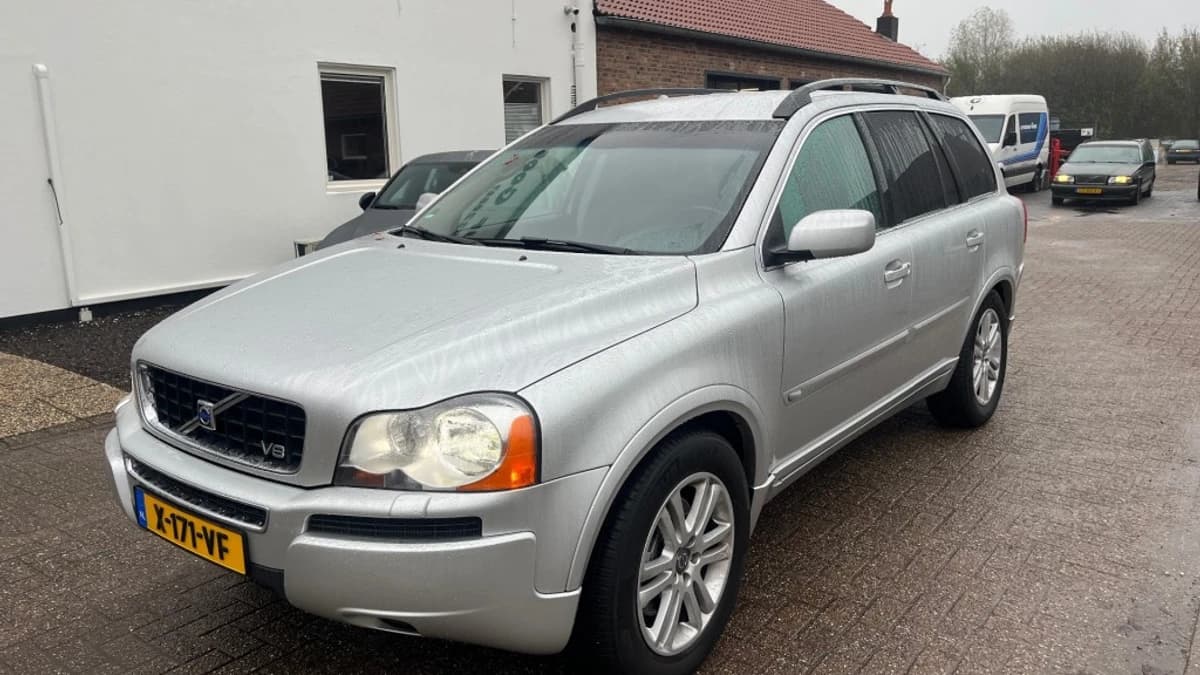 Volvo XC90 — foto 1