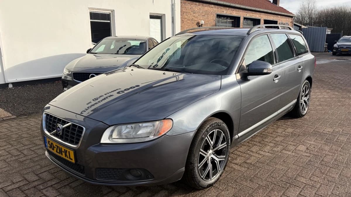 Volvo V70 — foto 1