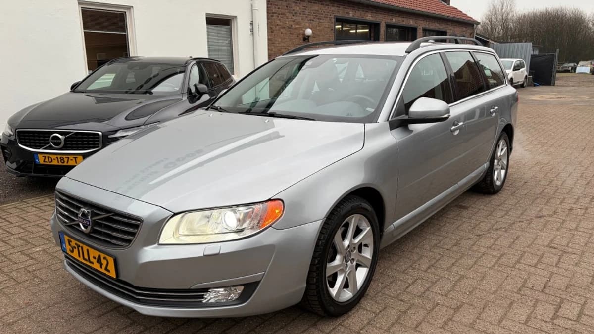 Volvo V70 — foto 1