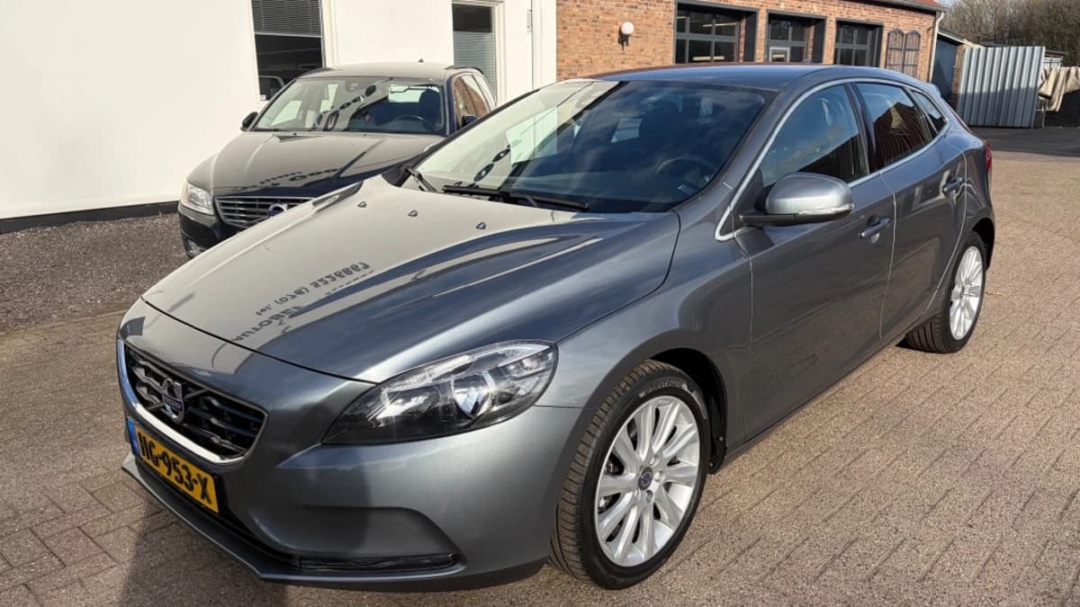 Volvo V40 — foto 1