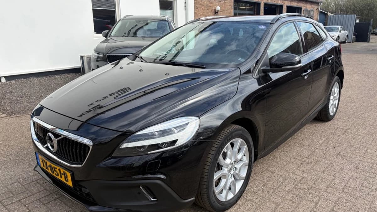 Volvo V40 — foto 1