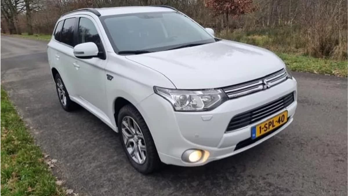 Mitsubishi Outlander — foto 1