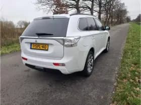 Mitsubishi Outlander thumbnail 2