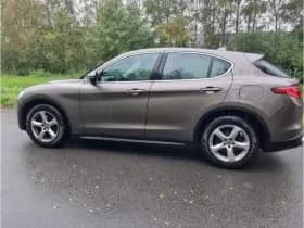 Alfa Romeo Stelvio thumbnail 2