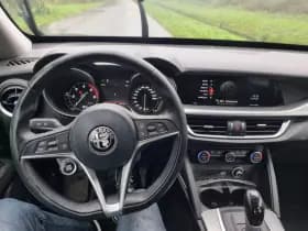 Alfa Romeo Stelvio thumbnail 11