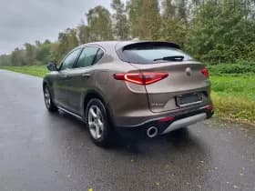 Alfa Romeo Stelvio thumbnail 3