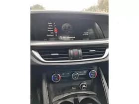 Alfa Romeo Stelvio thumbnail 6