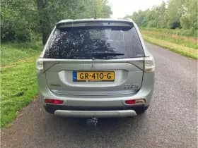 Mitsubishi Outlander thumbnail 3