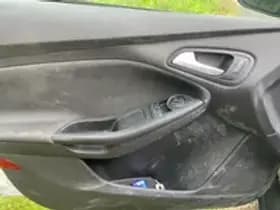 Ford Focus thumbnail 16