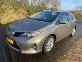 Toyota Auris thumbnail 2
