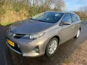 Toyota Auris thumbnail 12