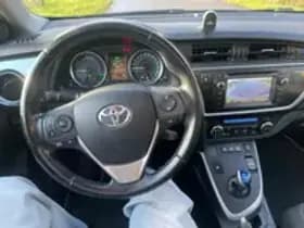 Toyota Auris thumbnail 13